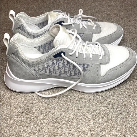 Dior B25ランナースニーカー　ホワイト Dior Men's Homme B25 Runner Black & White Suede/Mesh Oblique